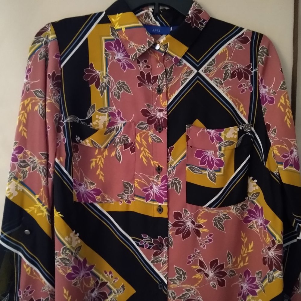 MULTICOLOR LONG SLEEVE BLOUSE. NWT
